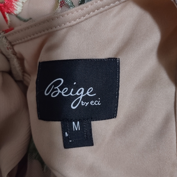 NWT Women's embroidered sleeveless dress. Size M - Picture 8 of 8